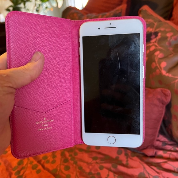 Authentic Louis Vuitton iPhone 8 Plus case - Picture 3 of 8